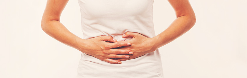 Kobieta z bolem brzucha